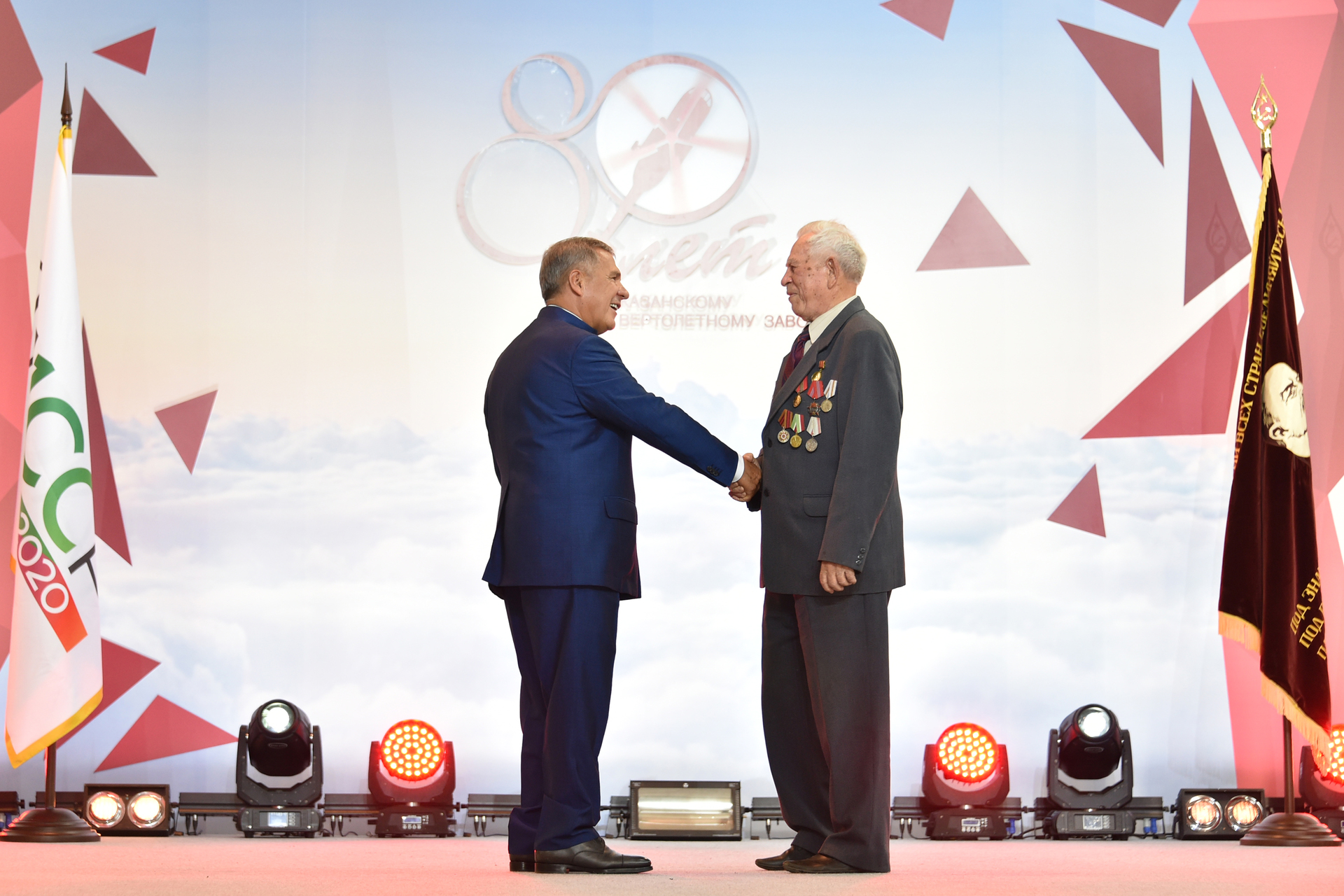 Изображение Premian a los mejores trabajadores en honor al 80 aniversario de la empresa