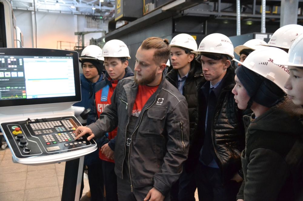 Изображение Улан-Удэнский завод «Вертолетов России» принял на практику студентов из 14 технических вузов страны