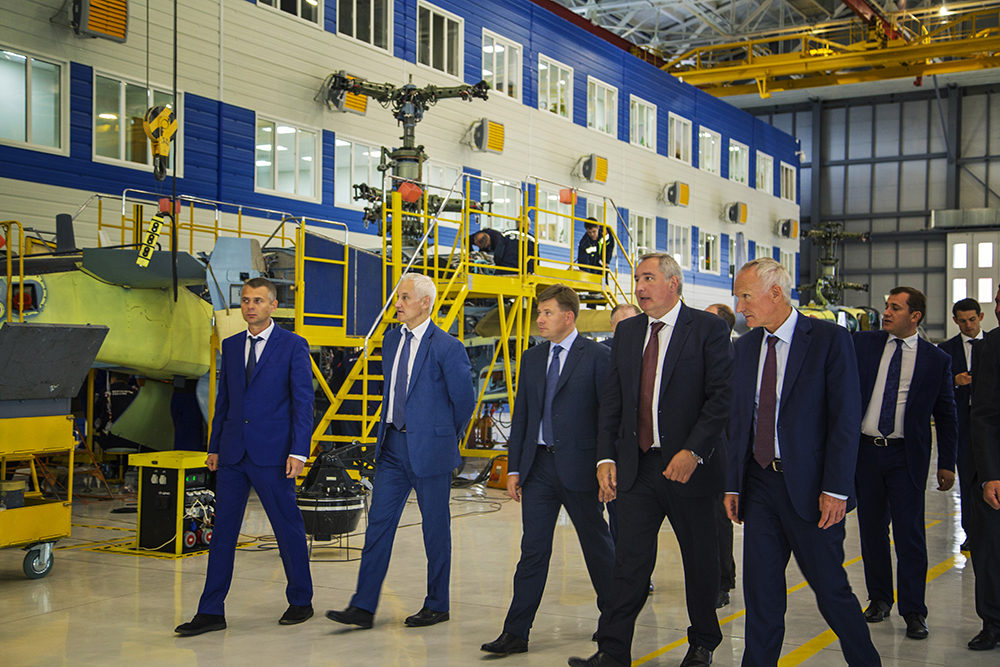 Изображение Дмитрий Рогозин посетил предприятие холдинга "Вертолеты России"