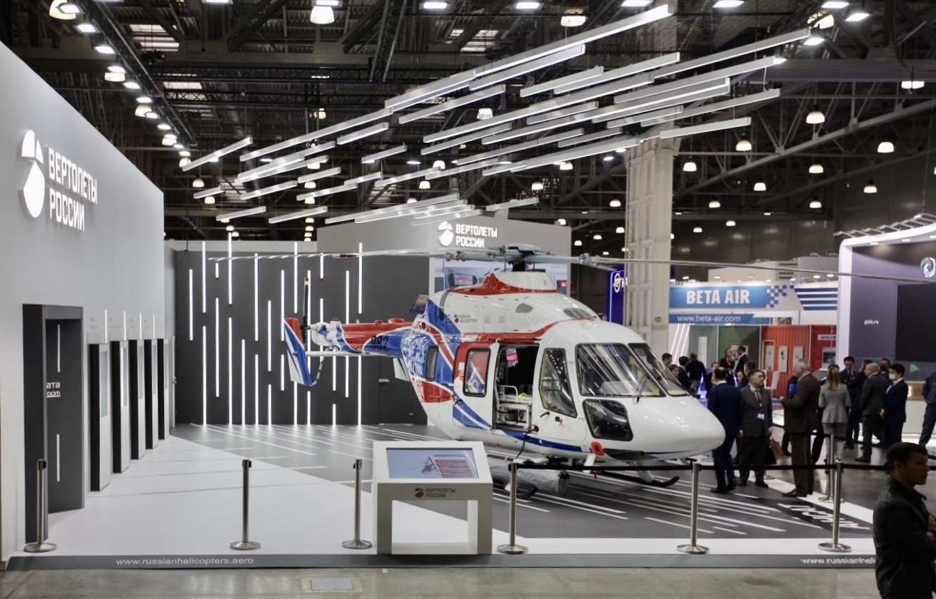 Изображение "Helicópteros de Rusia" presentó en la exposición HeliRussia-2020 nuevas opciones para el helicóptero ansat